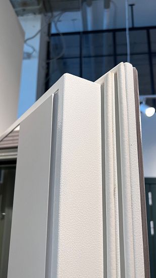 Входная дверь  