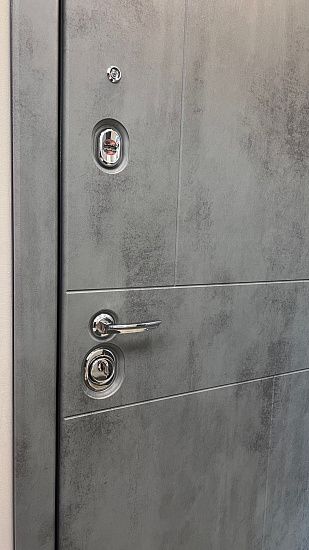 Входная дверь  